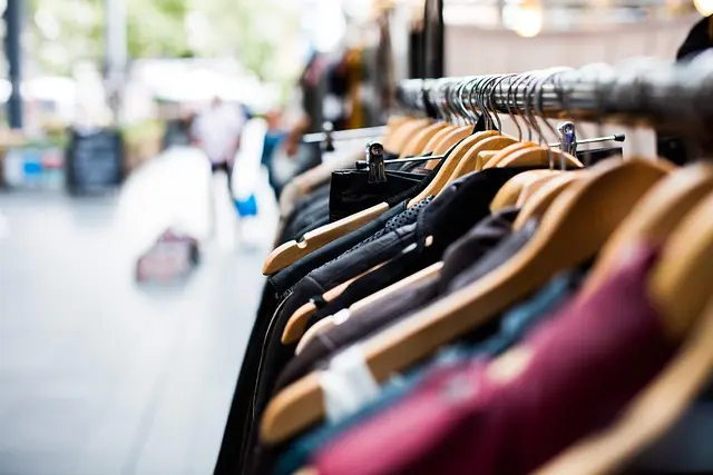 10 astuces pour bien choisir vos vêtements selon votre morphologie